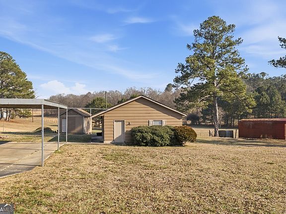 3rd image of 494 Lake Creek Rd