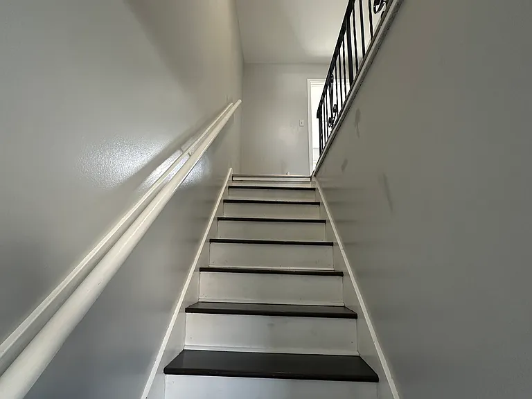 1529 Sheffield Ave #1529 — Photo 8