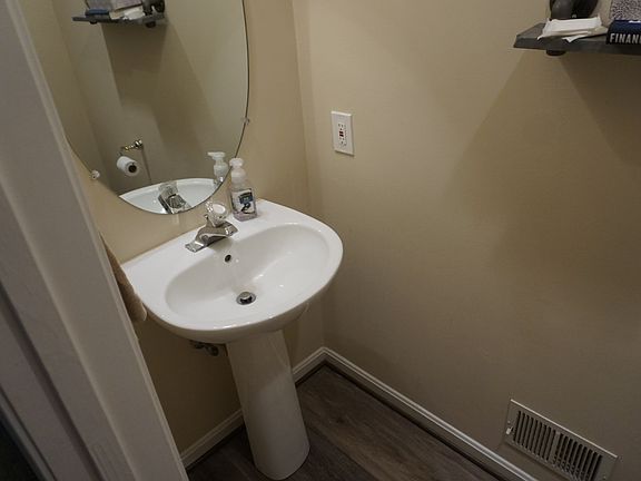 4th image of 1719 Wood Carriage Way