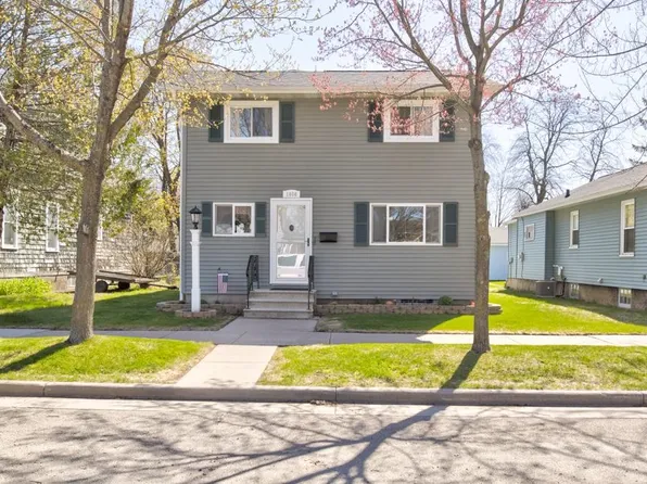 1656 Armstrong St, Marinette, WI 54143