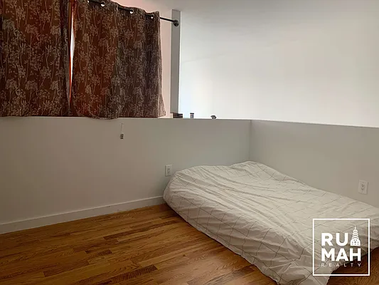 Rented by Rumah Realty Inc | media 17