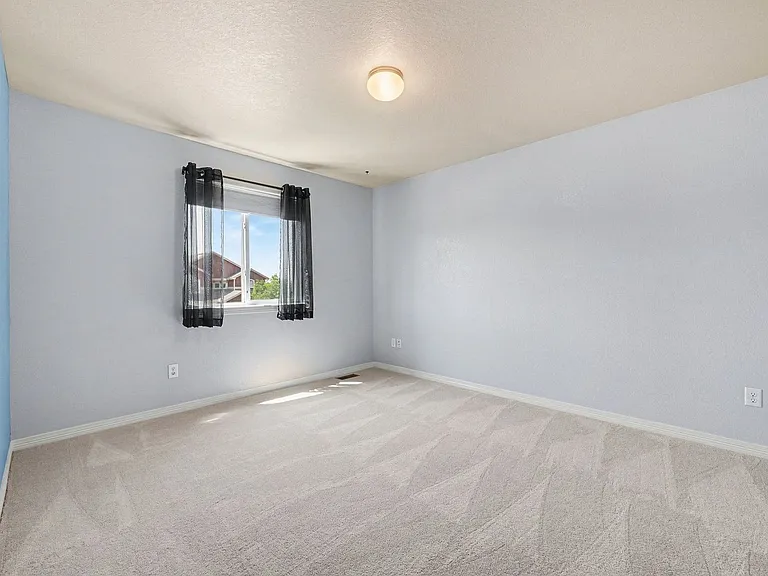 2721 Bridle Dr — Photo 18
