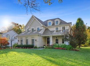 228 Fuller Rd, Hinsdale, IL 60521