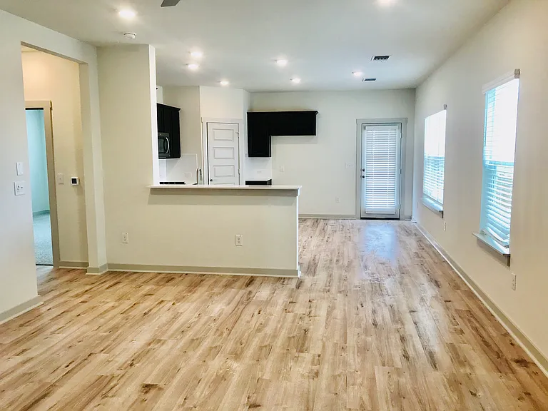 2013 Daleside Ln — Photo 2