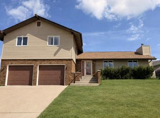 601 13th Ave NE, Minot, ND 58703