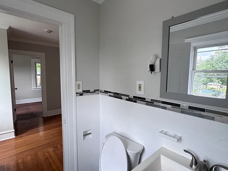 44 Lambert St #1 — Photo 15