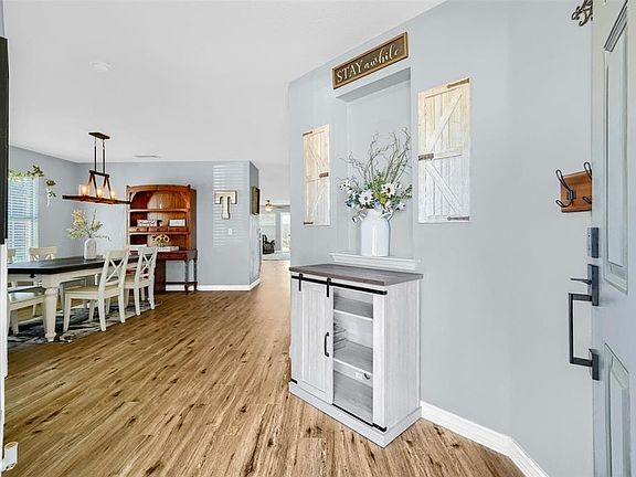 3rd image of 4508 Blue Jay Ln