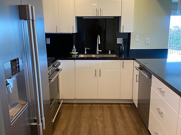 3rd image of 725 Reef Cir