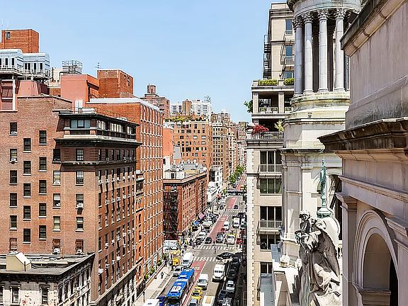 4th image of 1065 Lexington Ave #10A