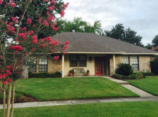 1055 Chippenham Dr, Baton Rouge, LA 70808
