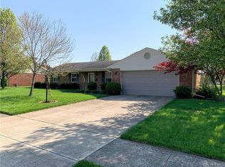 801 Maplecrest Dr, Troy, OH 45373