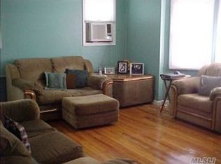 289 Oltmann Rd, East Meadow, NY 11554