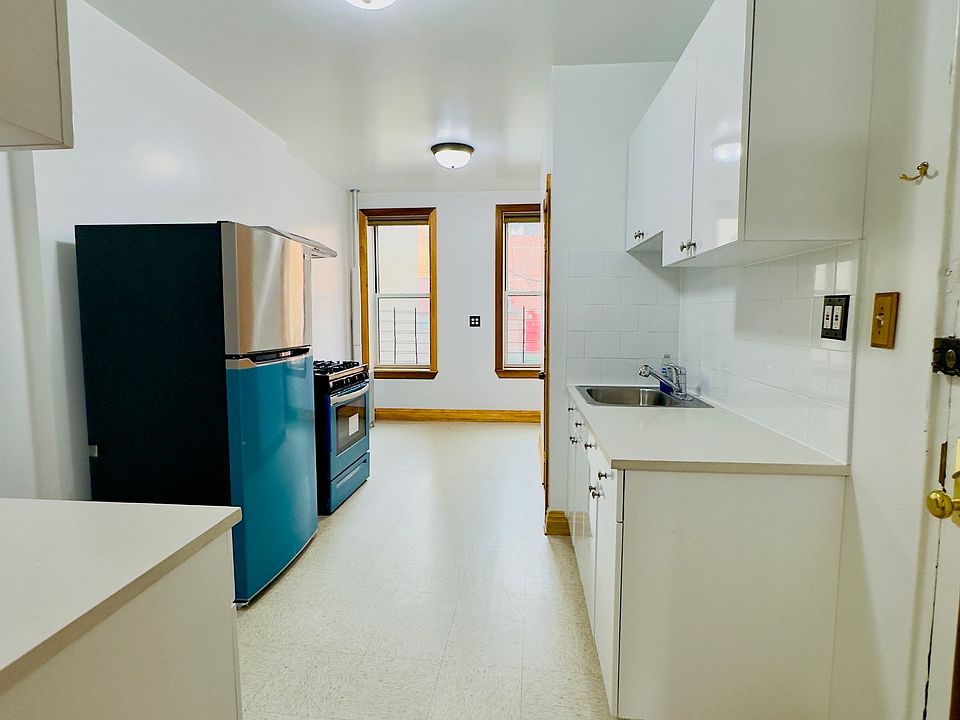 1st image of 2351 2nd Ave #3