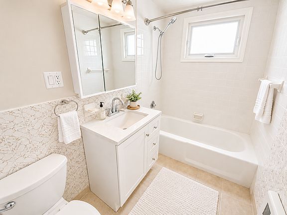 3rd image of 111 Hillsdale Rd #1