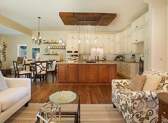 2nd image of 6314 N Robinhood Ln