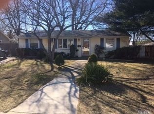 24 Nicoll Ave, Central Islip, NY 11722