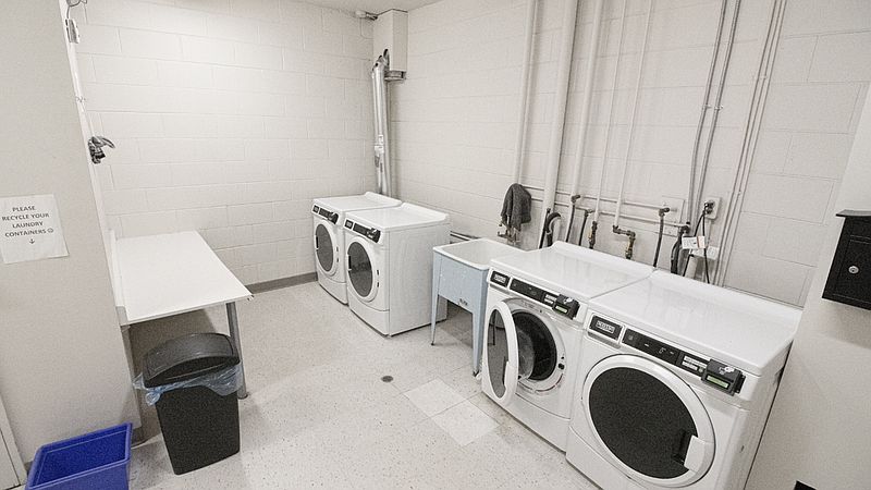 Winnipeg Apartment for rent - 2 Bedrooms — photo 19