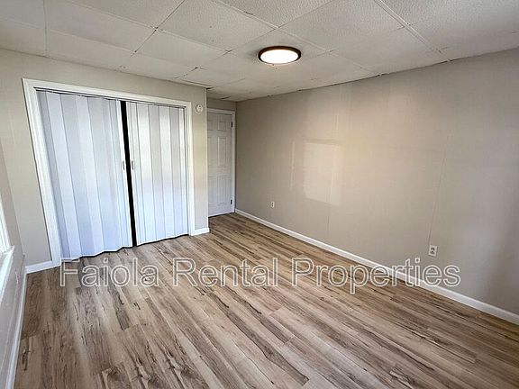 4th image of 315 E Pine St Floor 1