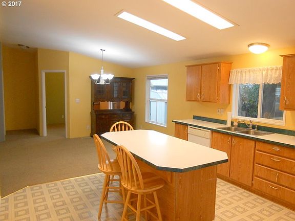 4th image of 10904 NE 93rd St