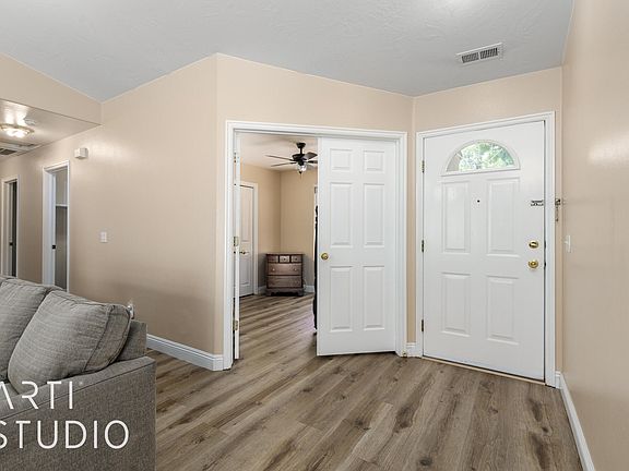 3rd image of 524 S Indian Hills Dr Unit 102