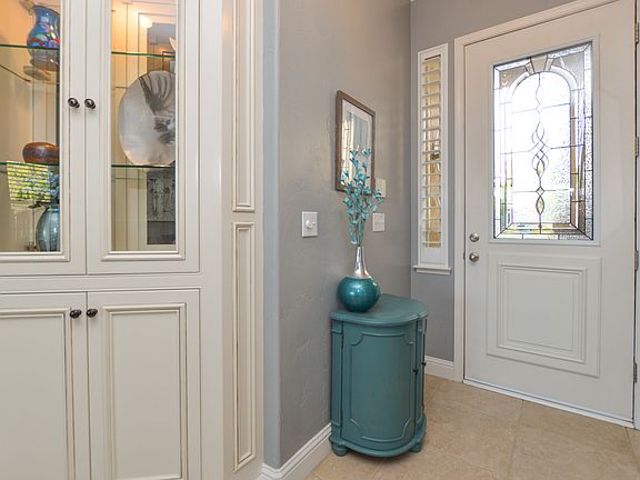4th image of 8022 N Paula Ave