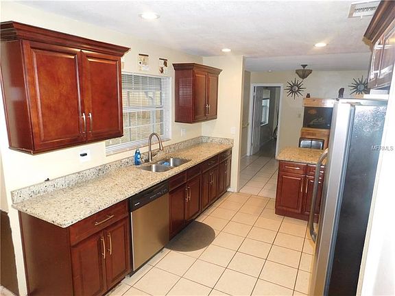 4th image of 2082 Winnetka Ct