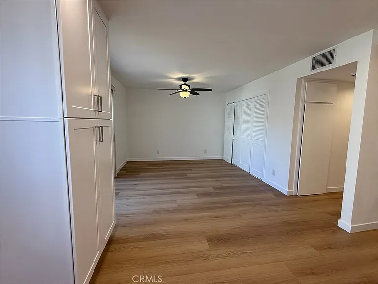 1137 N Maryland Ave #5 — Photo 4