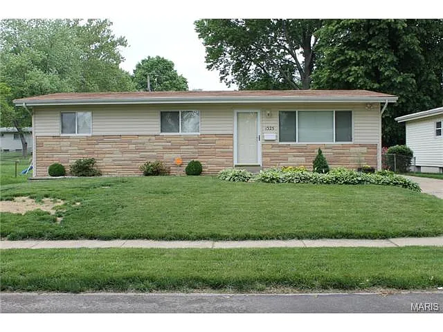 1325 Thrush Ln photo 1