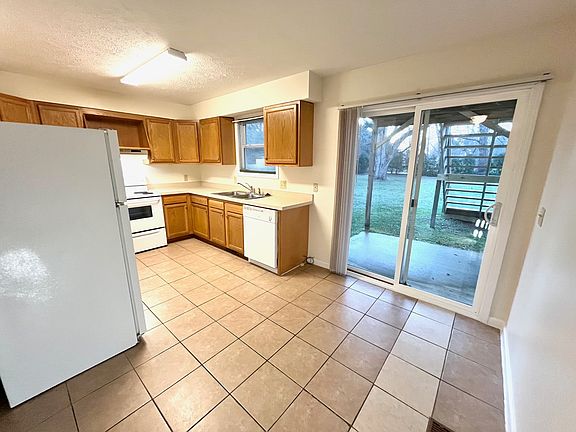 5th image of 6213 McNutt Ave APT 3