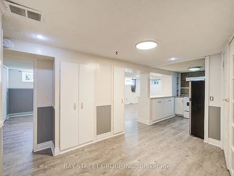 1421 Old Green Ln — Photo 34