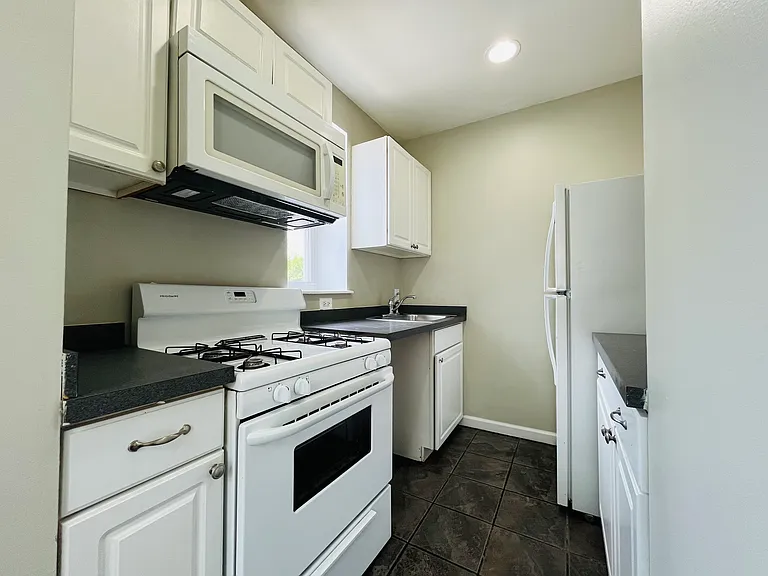 418 Barbadoes St #100 — Photo 4