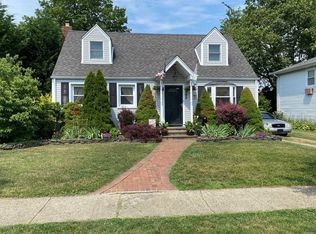 2702 Evans Rd, Oceanside, NY 11572