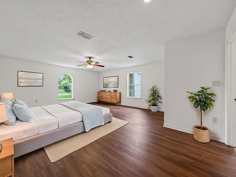 418 Texas St — Photo 3