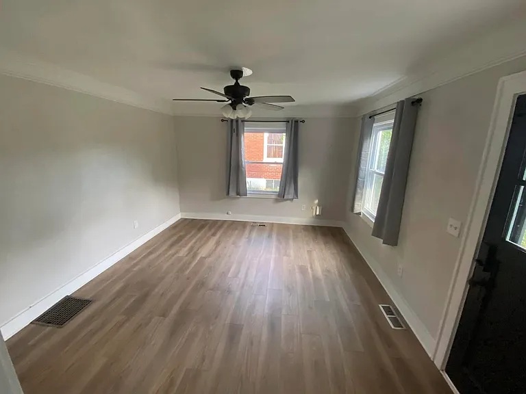 327 S Greensburg St — Photo 6