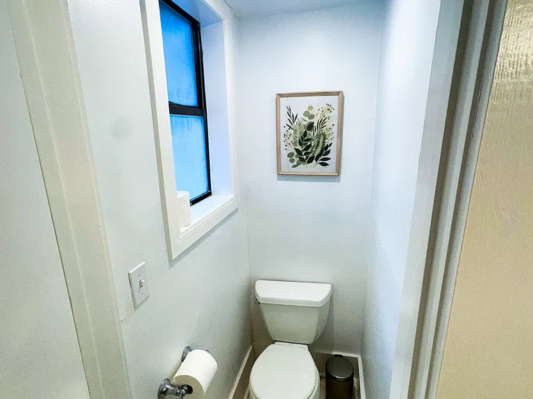 437 Queen Anne Ct — Photo 7