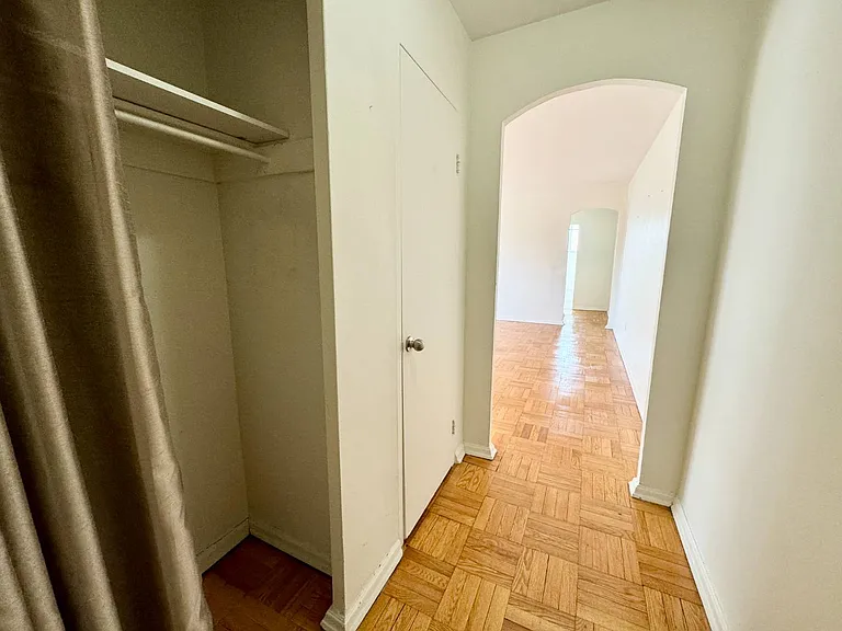 2696 Lake Shore Blvd W #16 — Photo 13