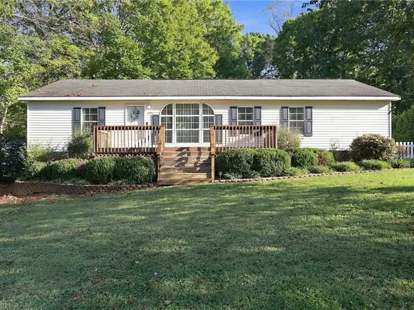 5498 Covered Bridge Rd, Trinity, NC 27370