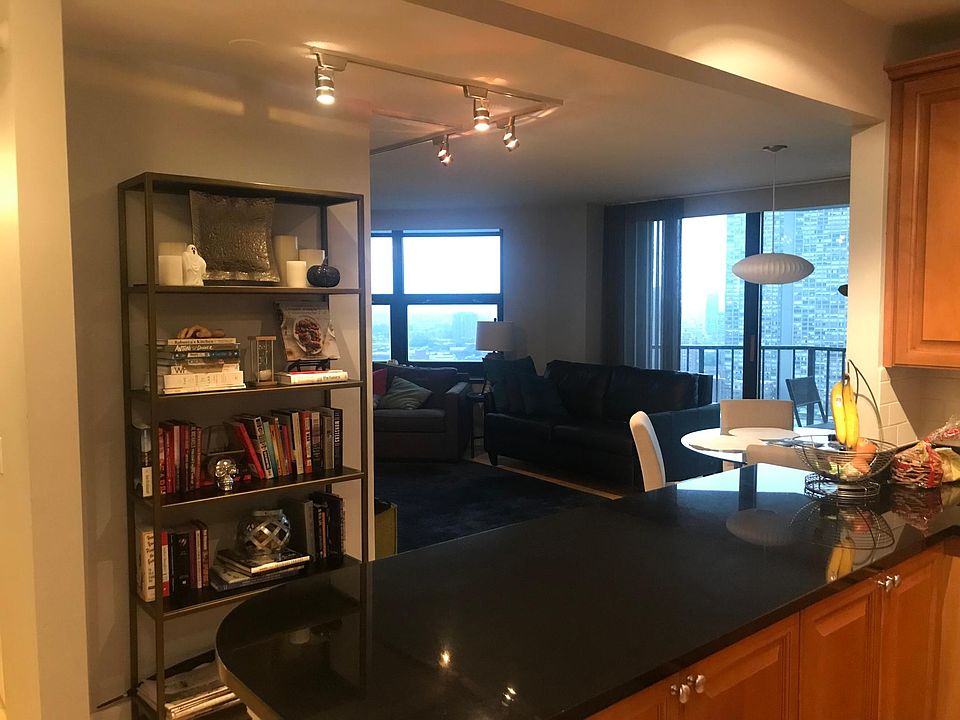 2nd image of 3660 N Lakeshore Dr #2713