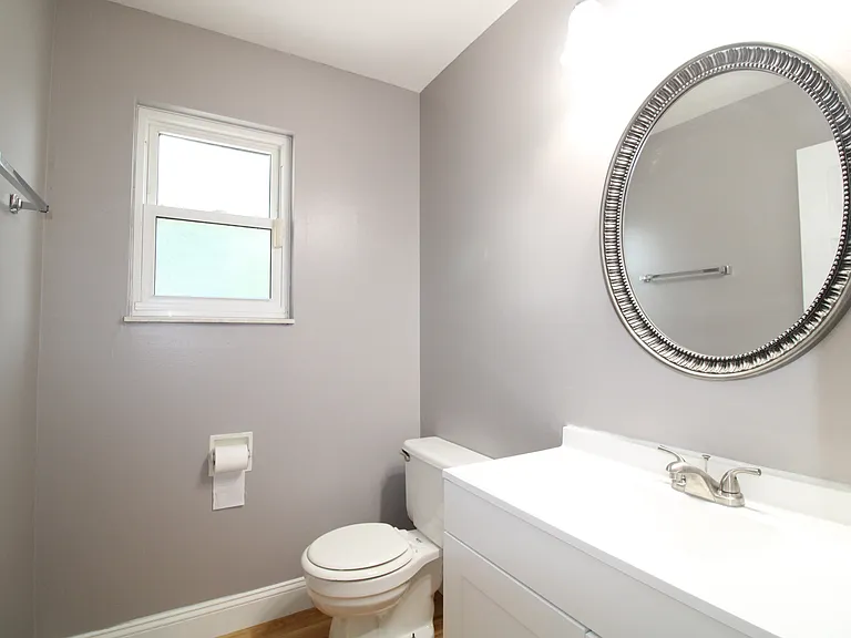 912 Oakwood Farms Ln — Photo 10