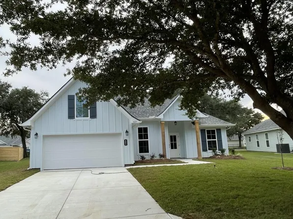 605 Thomas Shields Blvd, Bay Saint Louis, MS 39520