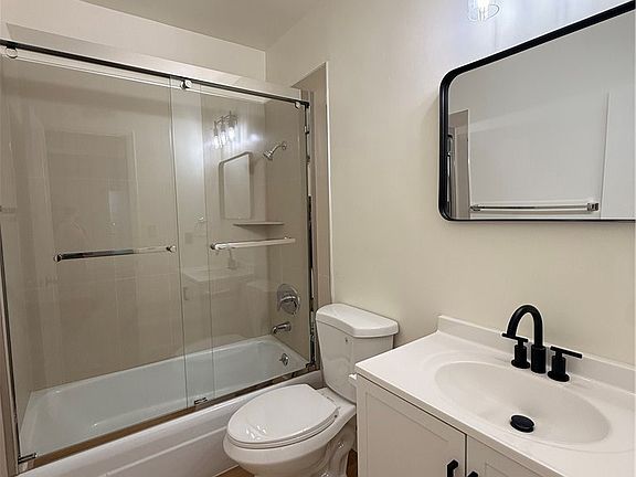 4th image of 1651 Golden Gate Ave APT 5