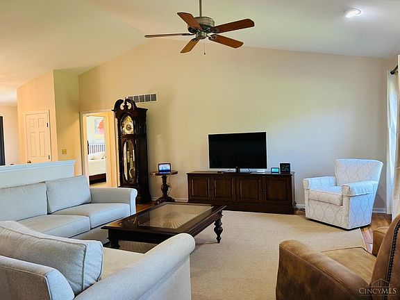 4th image of 4800 Highland Oaks Dr