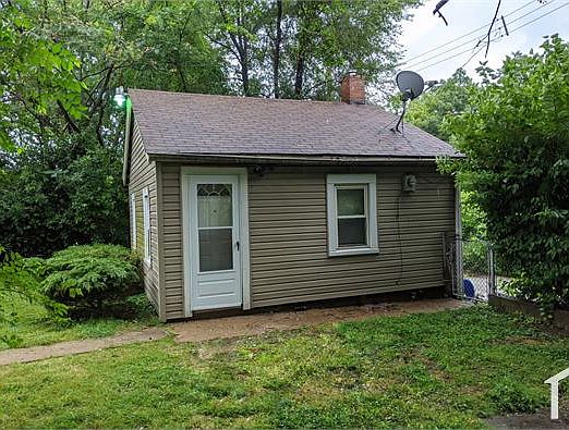 1st image of 1036 Theobald St