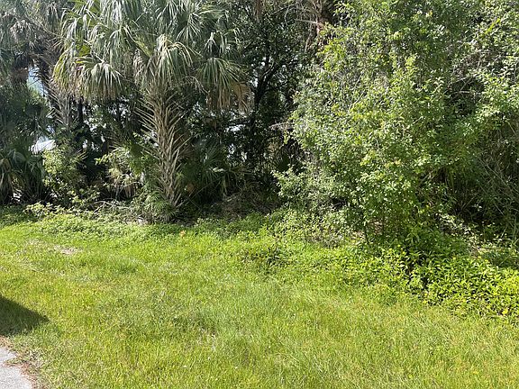 2nd image of 755 SW Alton Cir