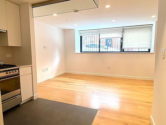 4th image of 341 W 11th St APT 1F