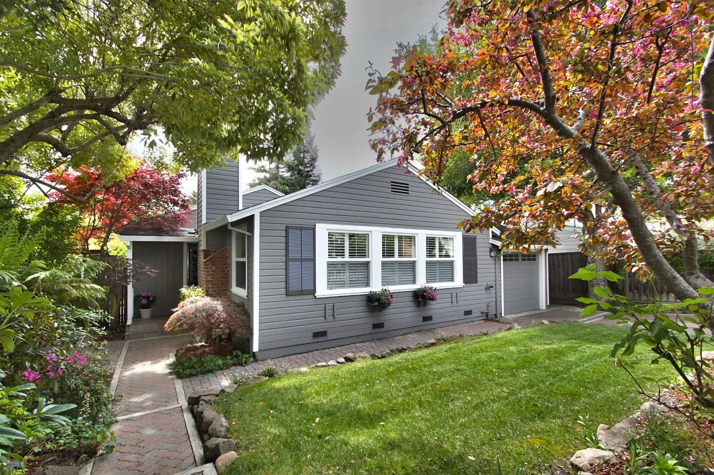 1631 Francis Ave photo 1