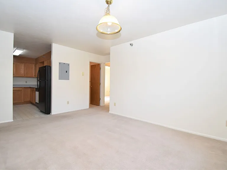 813 W Villard St #73 — Photo 8