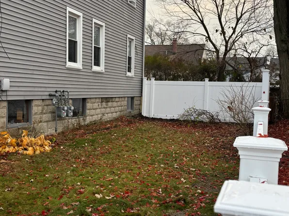 115 Everett St #3, Stratford, CT 06615