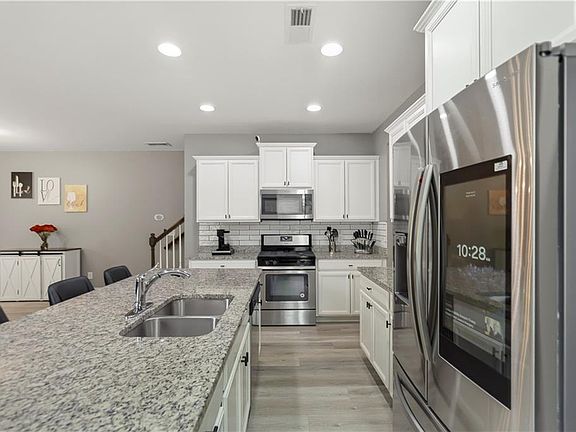 5th image of 4084 Elsdon Dr