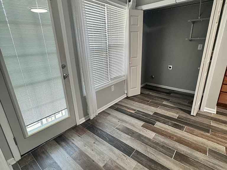 207 Bennington Dr — Photo 10